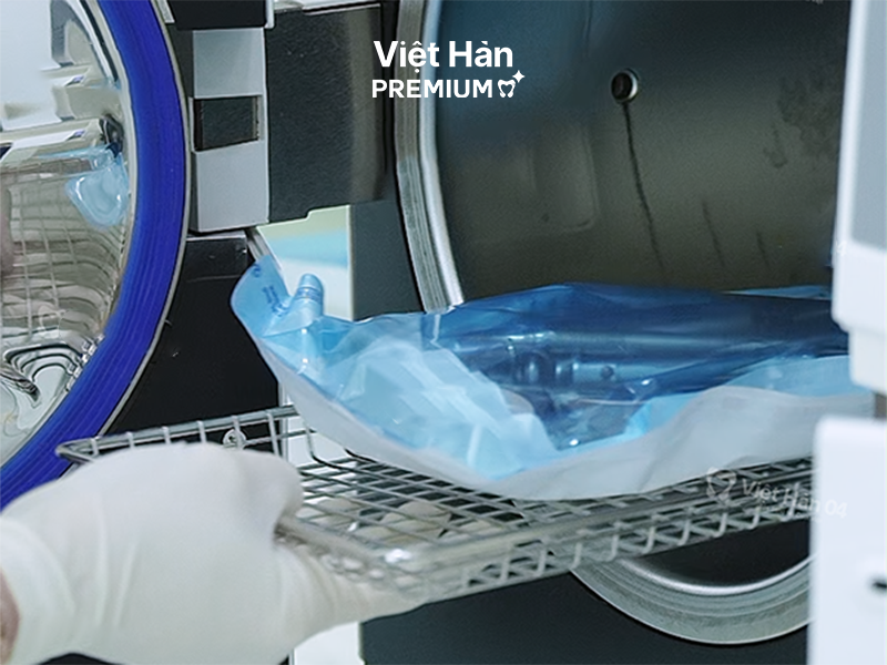 Máy hấp dụng cụ nha khoa